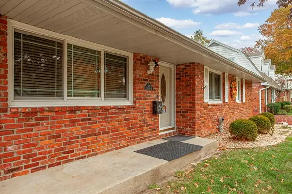 612 E Leslie DR, Independence, MO 64055