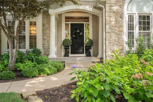 4528 W 140th ST, Leawood, KS 66224