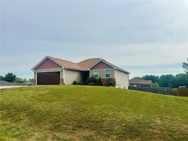 229 SE 141 st RD, Warrensburg, MO 64093
