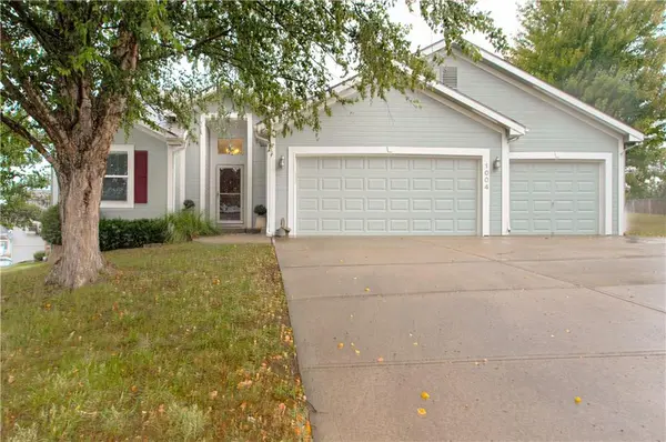1004 Hackberry CT, Liberty, MO 64068
