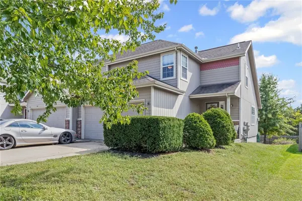 1526 Legend Trail DR #B, Lawrence, KS 66047