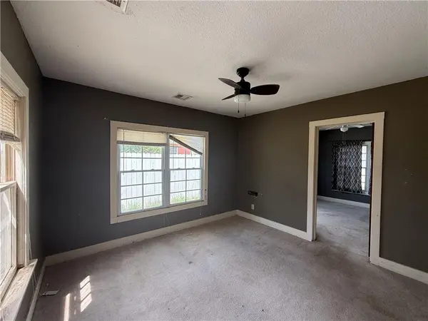 206 First ST, Garden City, KS 67846