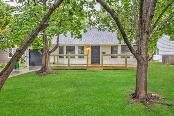 5509 W 50th TER, Roeland Park, KS 66202