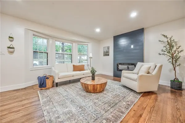 5509 W 50th TER, Roeland Park, KS 66202