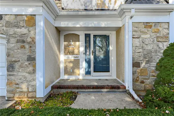 5482 W 85th TER, Prairie Village, KS 66207
