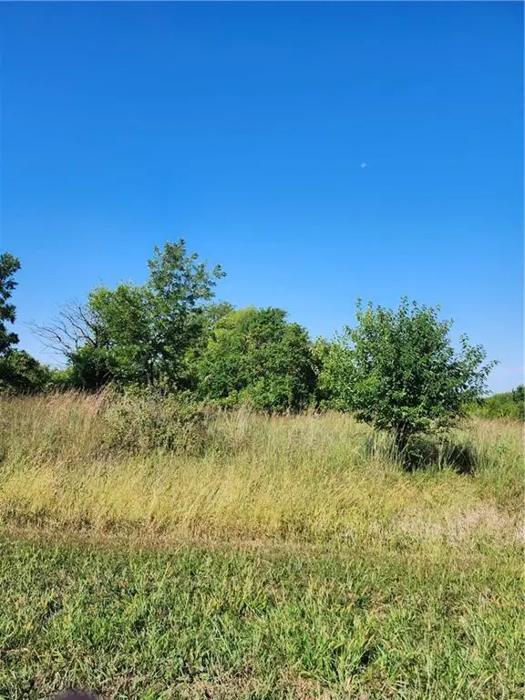 9 Missouri DR, Linn Valley, KS 66040