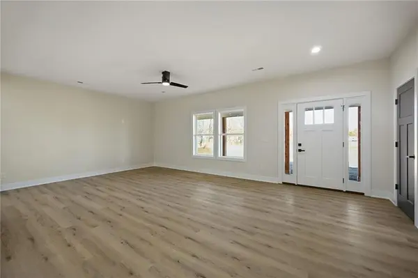 704 Colony AVE, East Lynne, MO 64743