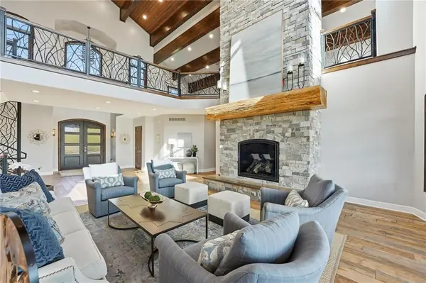 10807 NW Old Tiffany Springs RD, Kansas City, MO 64153