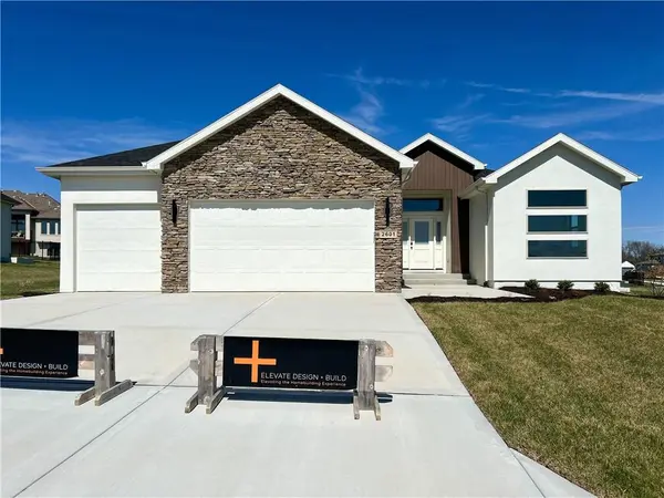 2601 NE Wheatley DR, Blue Springs, MO 64029