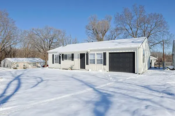 3301 Sioux LN, St Joseph, MO 64503