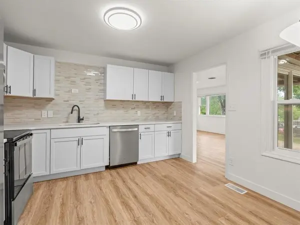 3301 Sioux LN, St Joseph, MO 64503