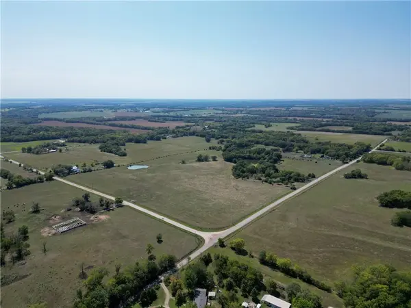 2284 Riley RD, Ottawa, KS 66067