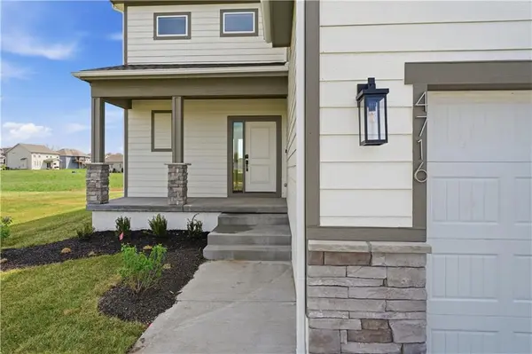 4716 SW 6th TER, Blue Springs, MO 64014