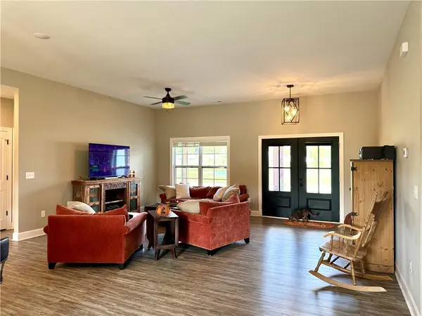 13850 Indian RDG, St Joseph, MO 64505