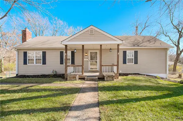 6213 N Harrison ST, Oakview, MO 64118