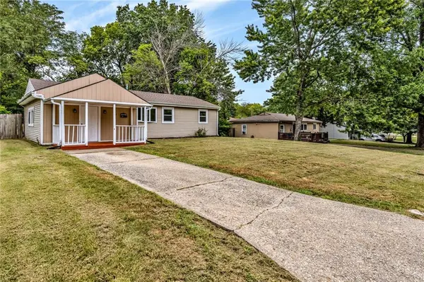 810 NE 62nd ST,  Gladstone,  MO 64118