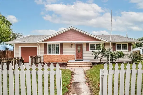 301 N Hudson ST, Buckner, MO 64016