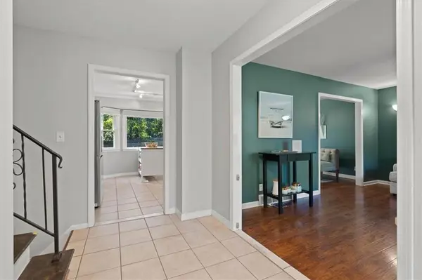 201 W 119th TER, Kansas City, MO 64145