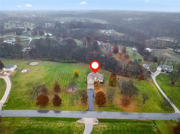 14815 Black Oak DR, Smithville, MO 64089