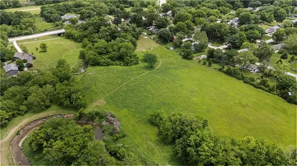 6246 Woodland DR, Shawnee, KS 66218