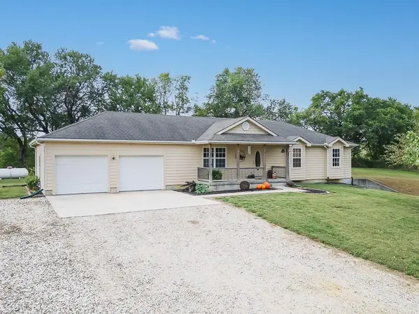 25011 Garrett RD, Mclouth, KS 66054