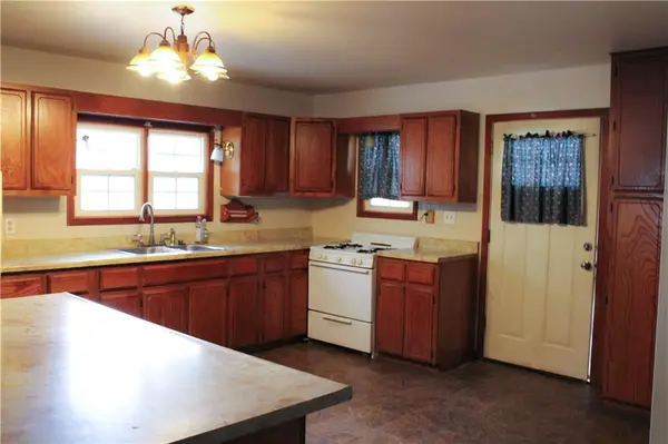 104 W 2nd ST, Franklin, KS 66735