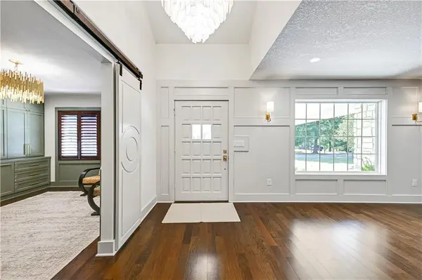 3900 W 142nd DR, Leawood, KS 66224