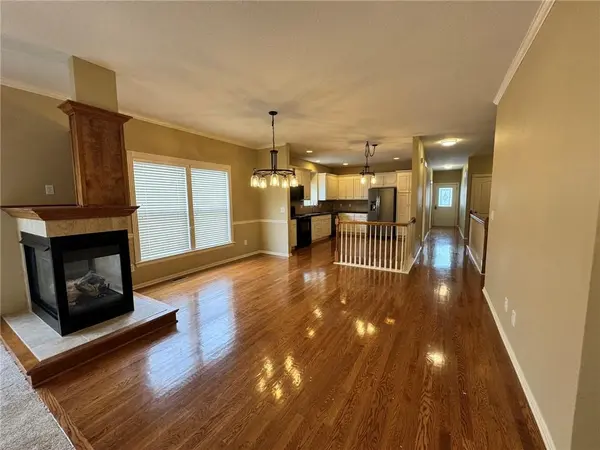 21928 W 121 ST, Olathe, KS 66061
