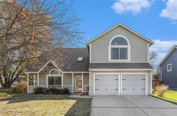 6301 W 158th PL, Overland Park, KS 66223