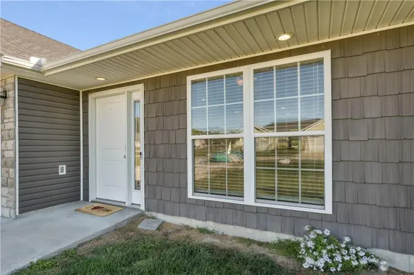 383 SE 981 N/A, Knob Noster, MO 65336