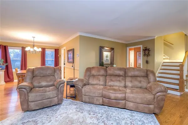 4811 W 65th TER, Prairie Village, KS 66208