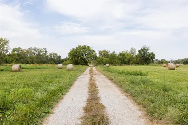 8602 E. Utopia DR, Bronaugh, MO 64728