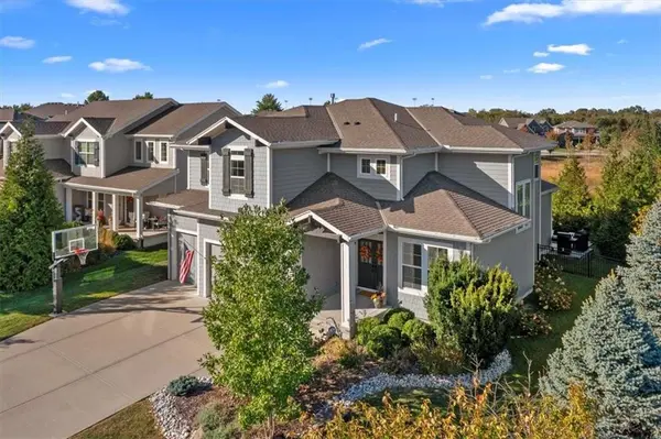 8700 W 166th ST, Overland Park, KS 66085