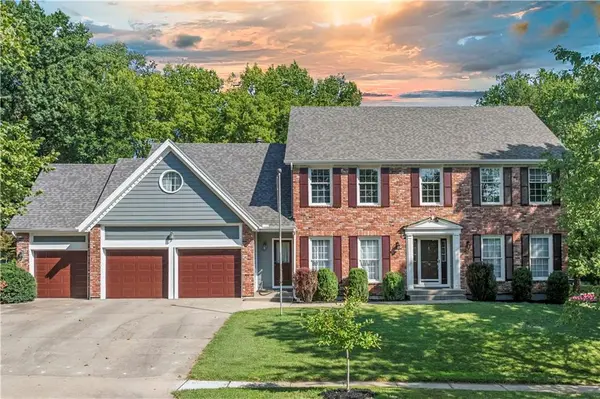 10438 W 125th TER, Overland Park, KS 66213