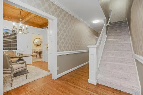 29 Compton CT, Prairie Village, KS 66208