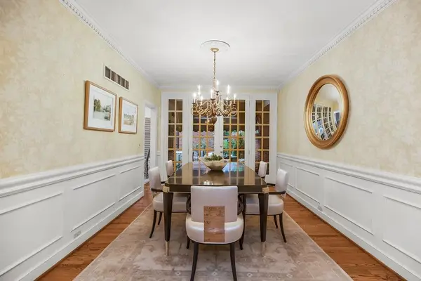 29 Compton CT, Prairie Village, KS 66208
