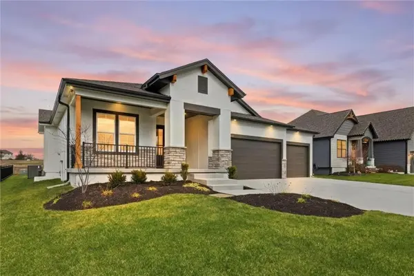 20040 W 226th TER, Spring Hill, KS 66083