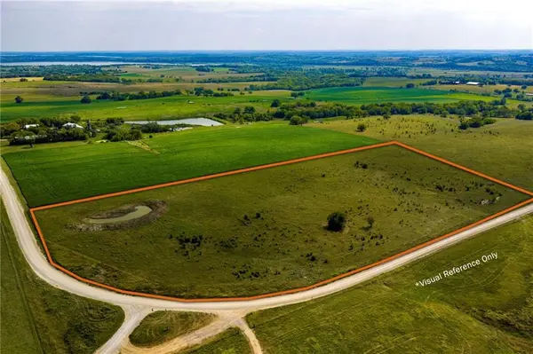 105 N 1250 RD, Berryton, KS 66409