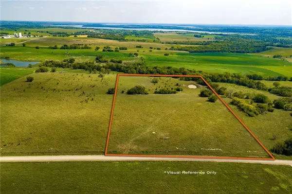 1200b E 100 RD,  Berryton,  KS 66409