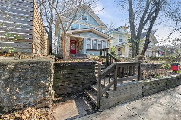 3909 Charlotte ST, Kansas City, MO 64110