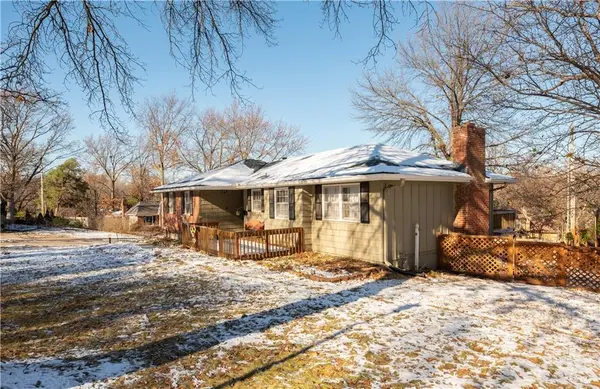 10024 W 70th TER, Merriam, KS 66203
