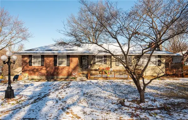 10024 W 70th TER, Merriam, KS 66203