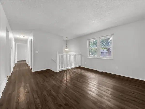 1208 NW Golfview DR, Grain Valley, MO 64029