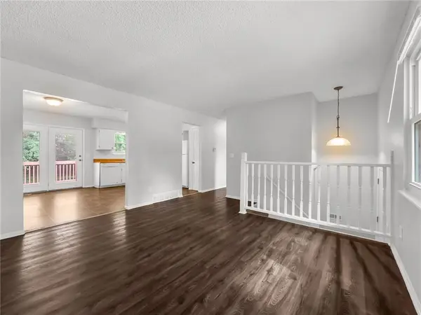 1208 NW Golfview DR, Grain Valley, MO 64029
