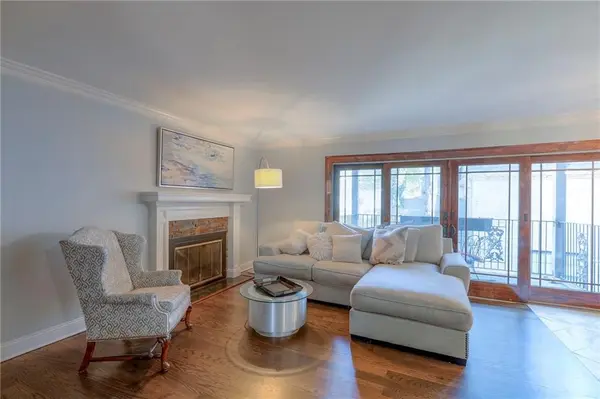 5163 W 75th ST, Prairie Village, KS 66208
