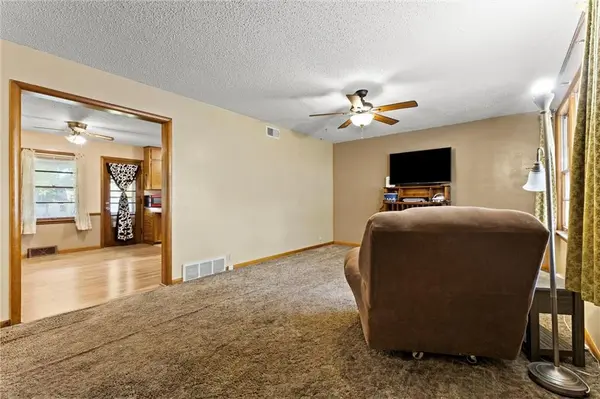 237 N BLAKE ST, Olathe, KS 66061