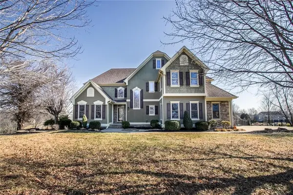4300 SE Willow Ridge DR, Blue Springs, MO 64014