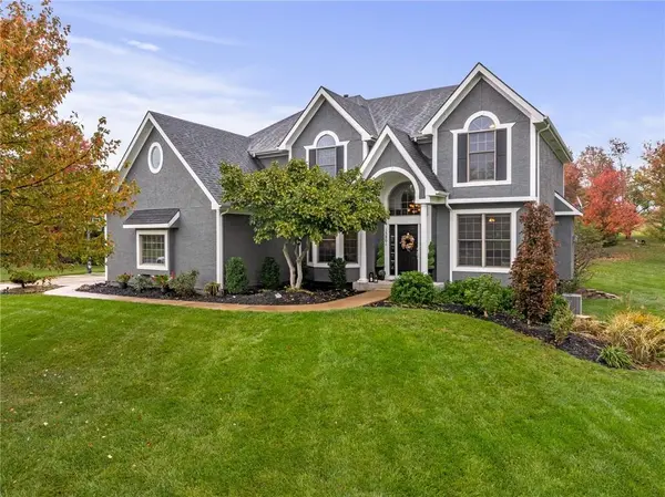 15801 Parkhill ST, Overland Park, KS 66221