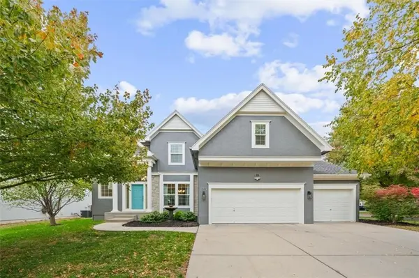 15813 Linden ST, Overland Park, KS 66224