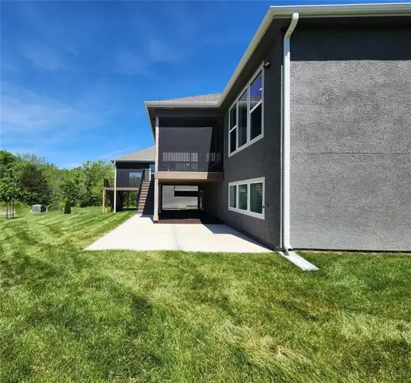 11544 S Olathe View RD, Olathe, KS 66061